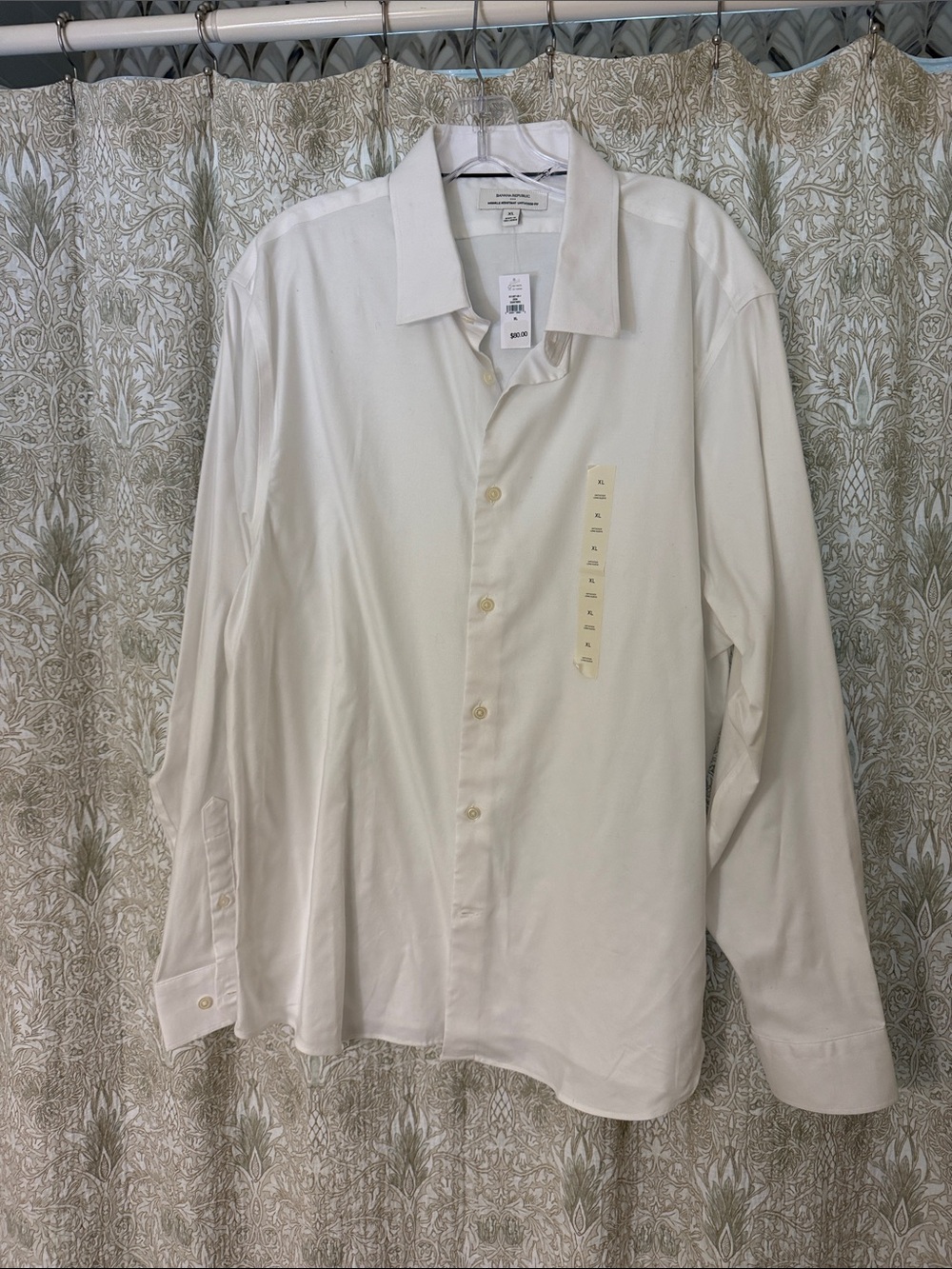New Banana Republic Men's White Dress Shirt - Classic Button-Down
